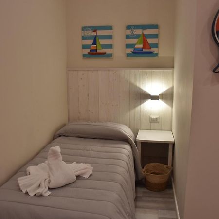 B&B Marina Blu Giardini-Naxos Exterior foto